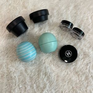 Bunch of little travel containers